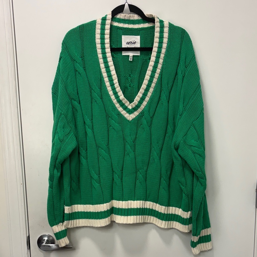 AERIE CUT KNIT SWEATER CABLE KNIT V-NECK